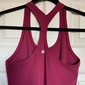 Lululemon tank
